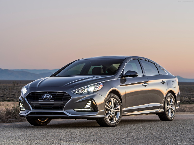 Illustration for article titled Fresh off of propagating their corporate catfish face across their lineup, Hyundai is now apparently implementing a corporate deadmau5 face